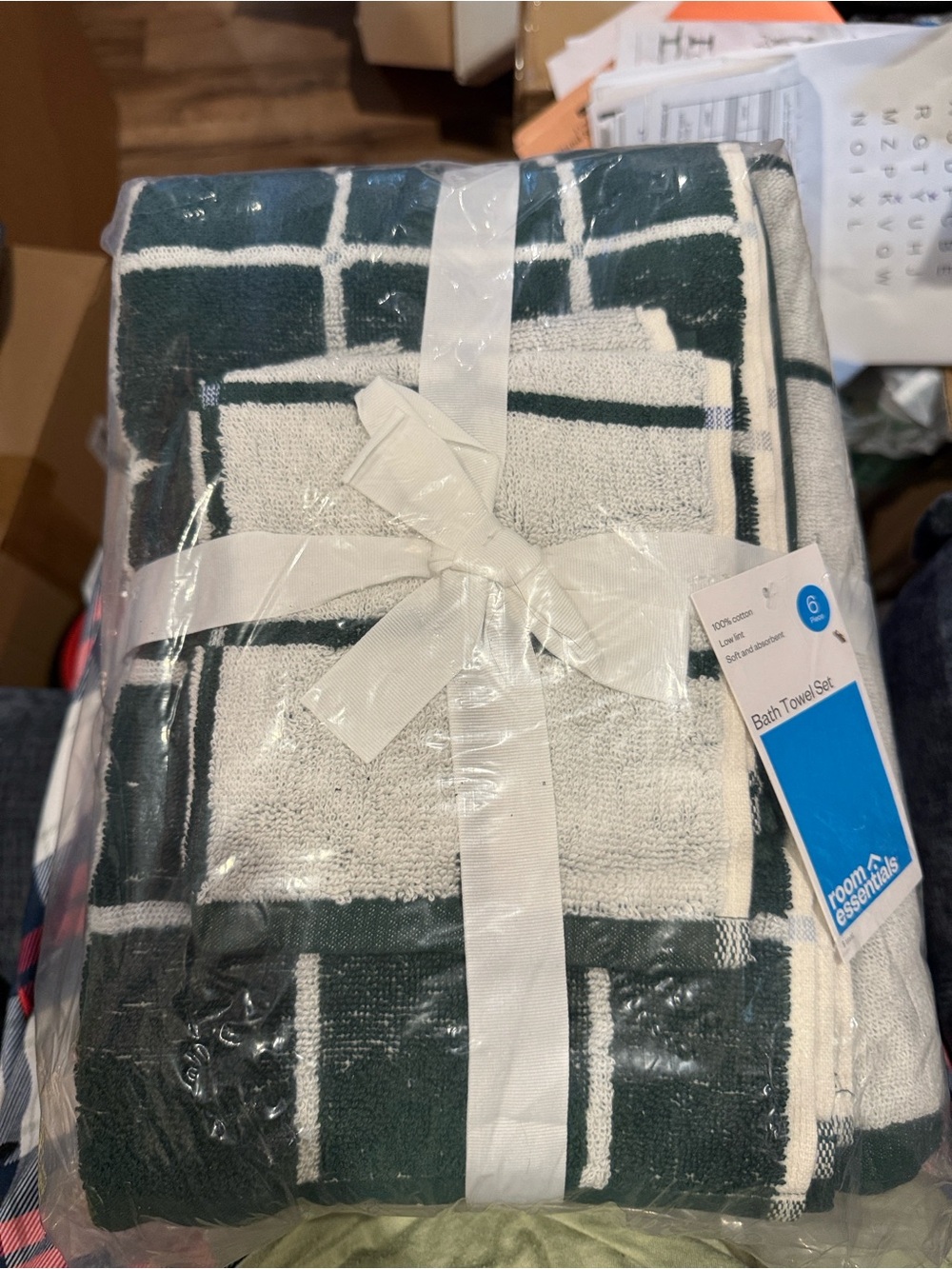 Room Essentials White and Green Bath Towel Set - 6 Piece